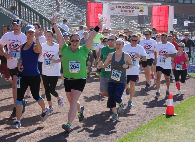 ID15, race 0517 (happy runners, cropped)